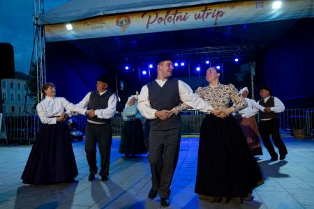 Folklorni večer_Rakek in Burja (17)